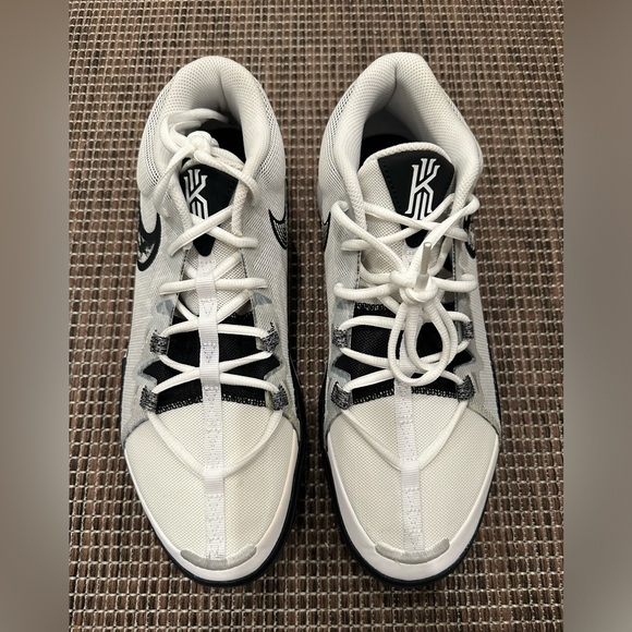 Nike Kyrie Flytrap 6 - Picture 2 of 8